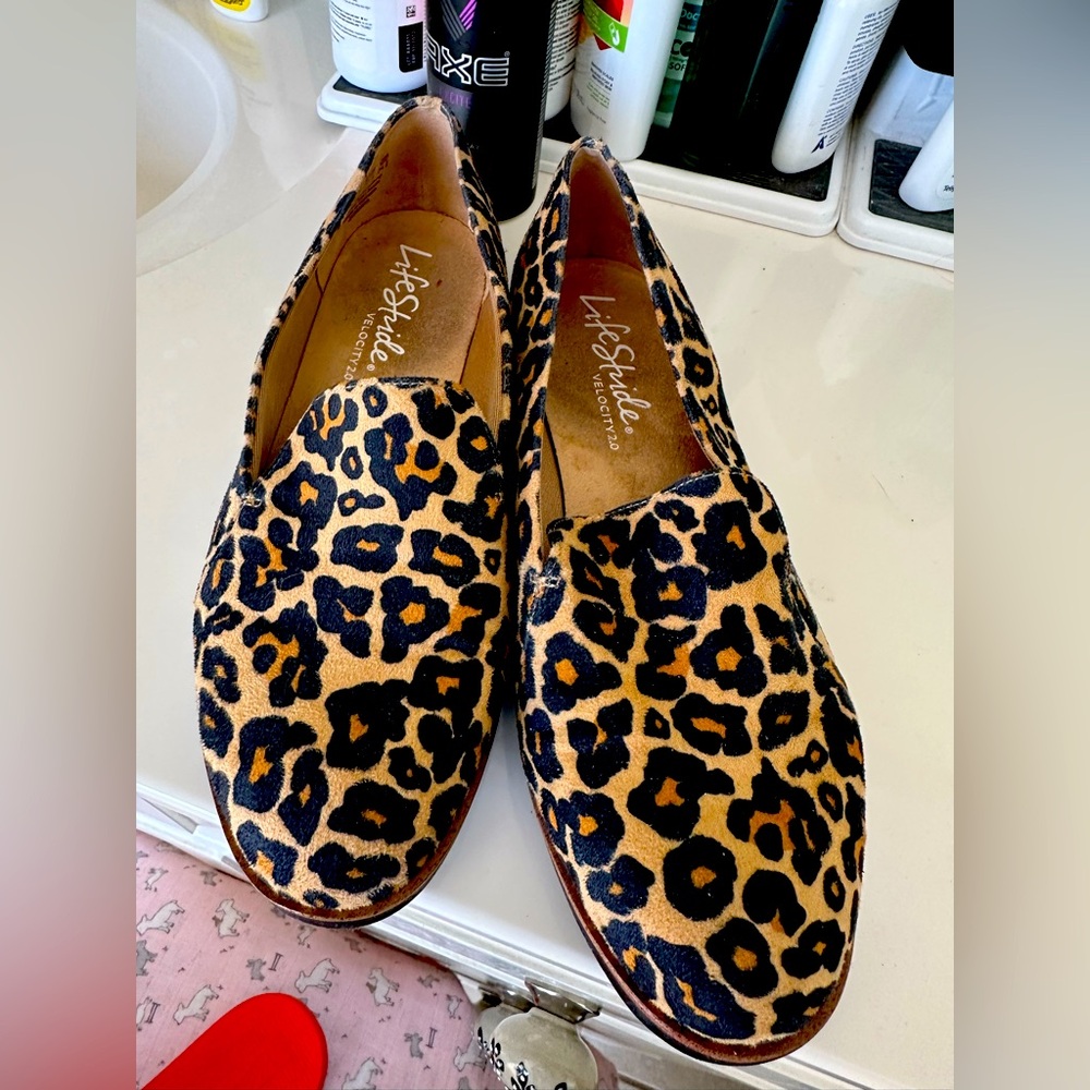 Life Stride Leopard print flats. Size 7.5